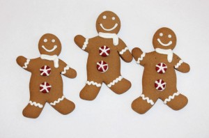 Gingerbread men with scarfs